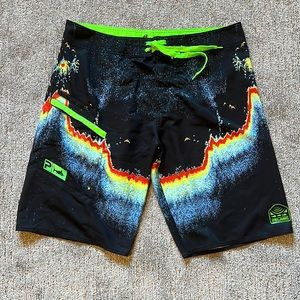 Pelagic Fish Finder Board shorts - Men’s Size 36